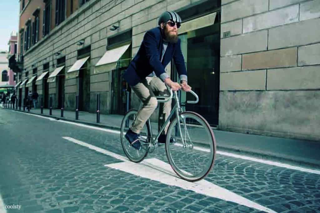 Pueden los ciclistas usar auriculares de transmisión ósea de manera legal